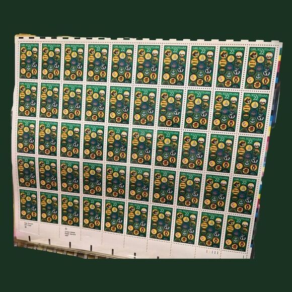MNH Girl Scouts USA Badges Sheet of 50 22c Stamps Scott  #2251 - Picture 2 of 2